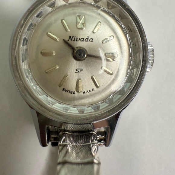 Silver Classic Swiss Design winding woman watch stretch band cocktail art deco